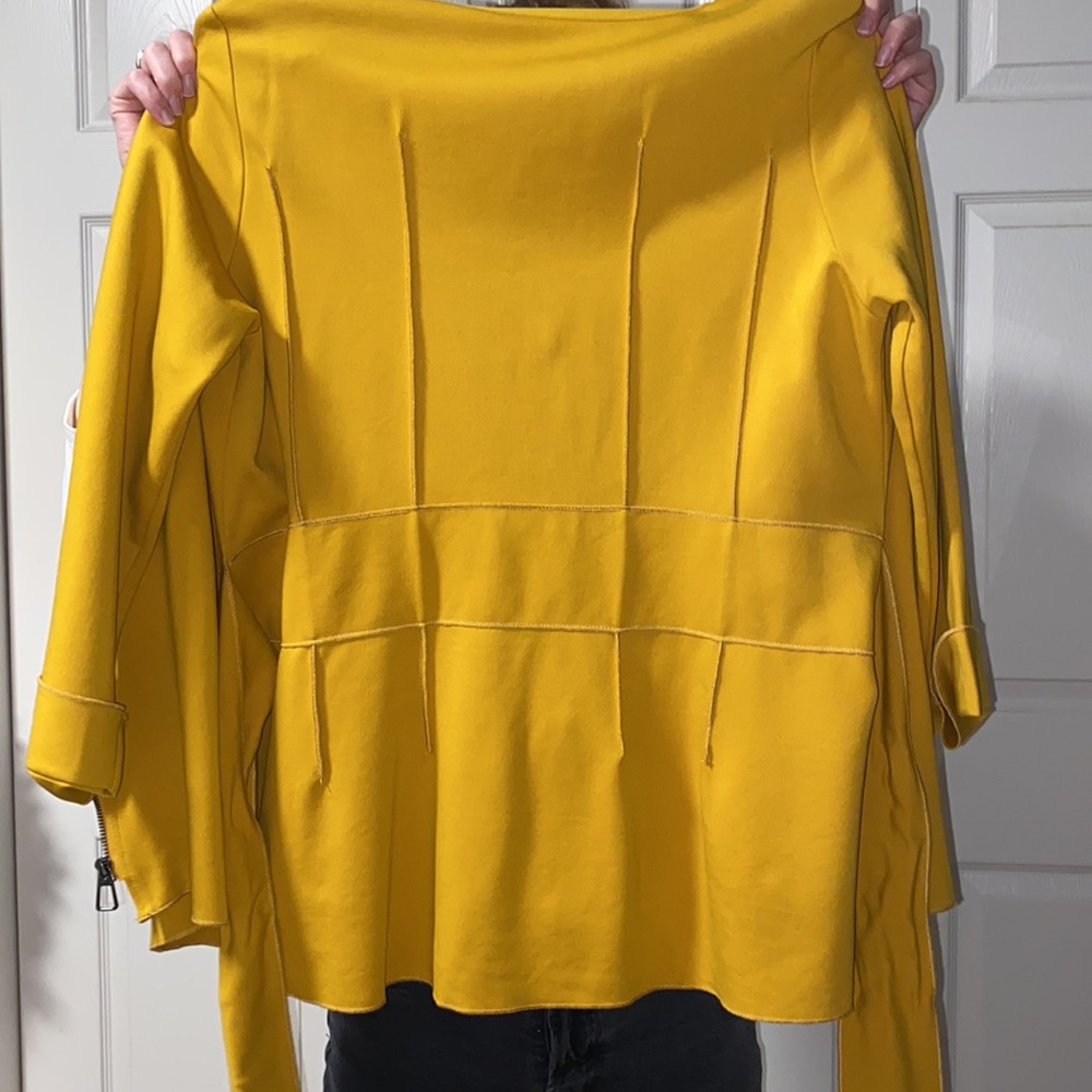 Yellow coat - Picture 4 of 4